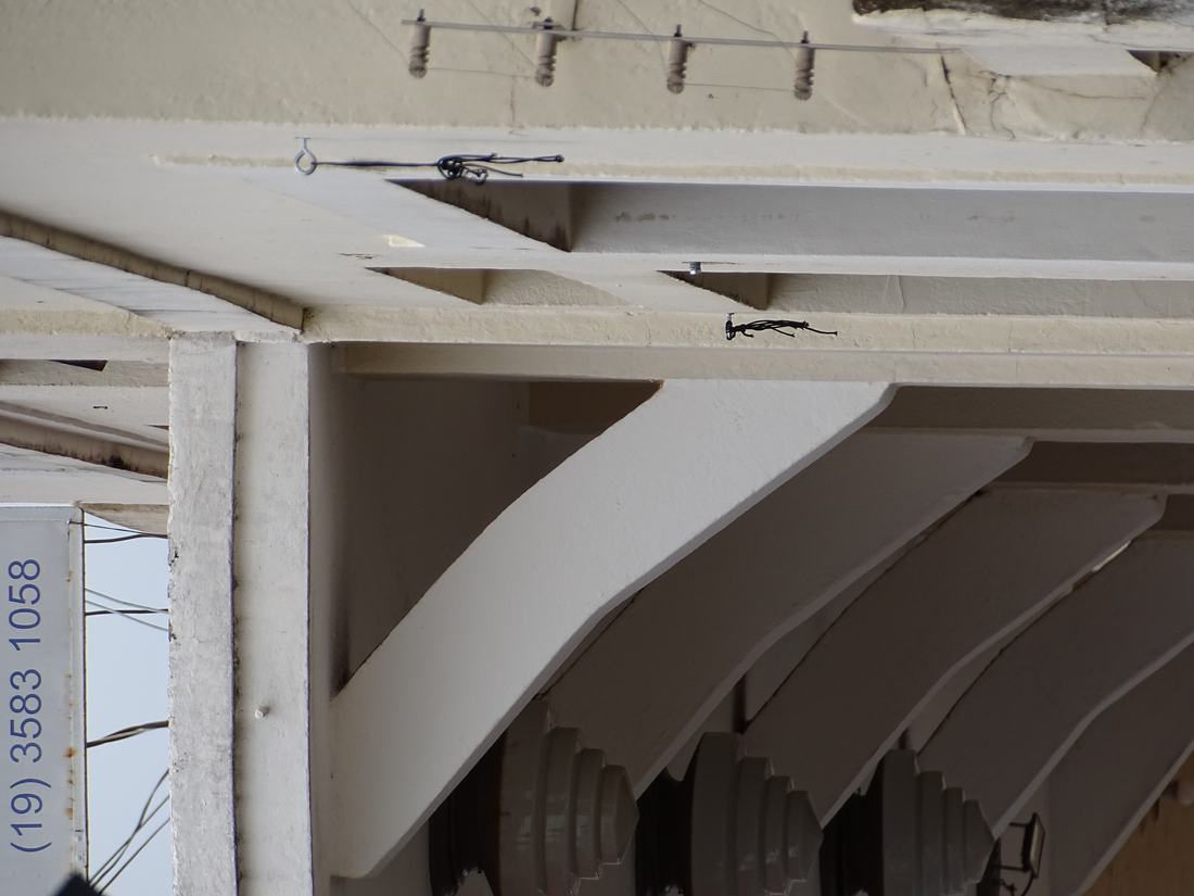 Fachada de casa popular em Descalvado, São Paulo